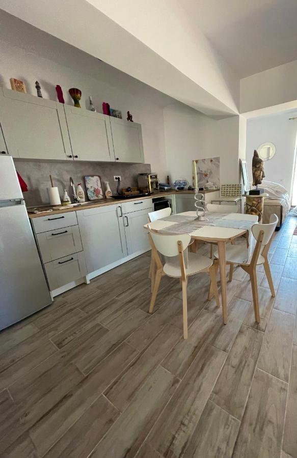 Rohan Studio One Apart otel Navodari Dış mekan fotoğraf
